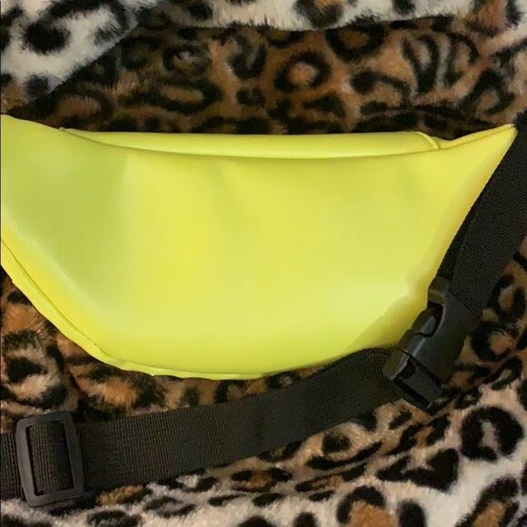 Lime glazed Fanny - Picture 2 of 3